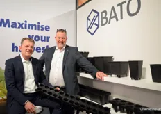 Hans Luijkx and Raymond van Mierlo of Bato Plastics with a 26-hole tray.